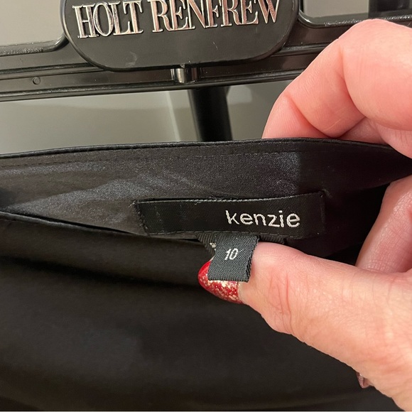 KENSIE Envelope Style Black Rouched Silk Skirt with a Front Thigh Slit - size 10 - Picture 3 of 8